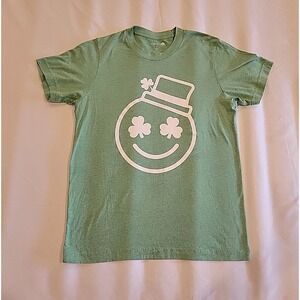 Celebrate Short Sleeve Shirt Size M St. Patrick's Day Green Shamrock Smiley Face